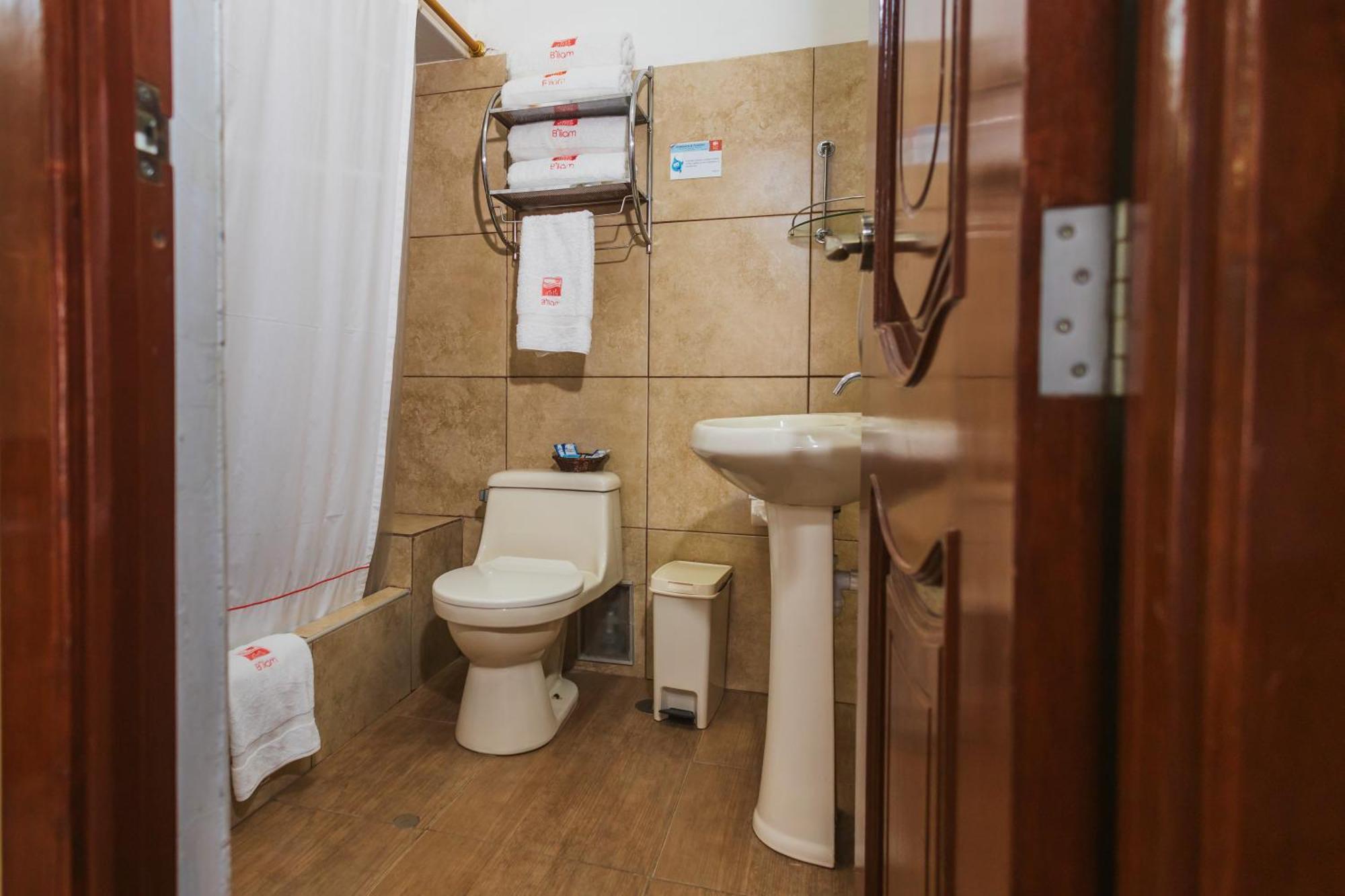 Hotel B'Liam Тумбес Екстер'єр фото